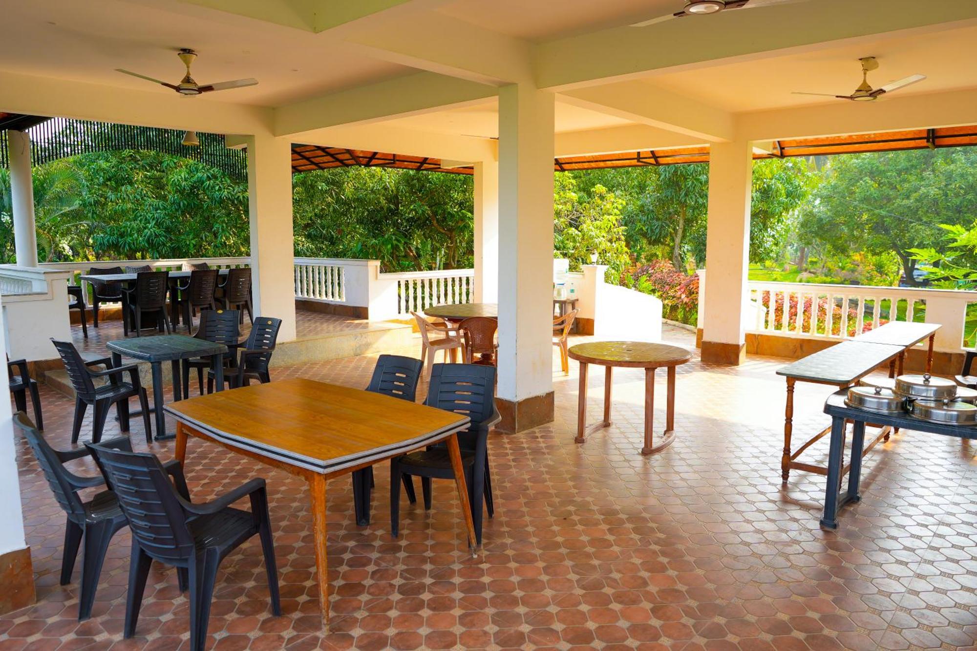 Bana The Wild Waters Hotel Muduvādi Екстериор снимка