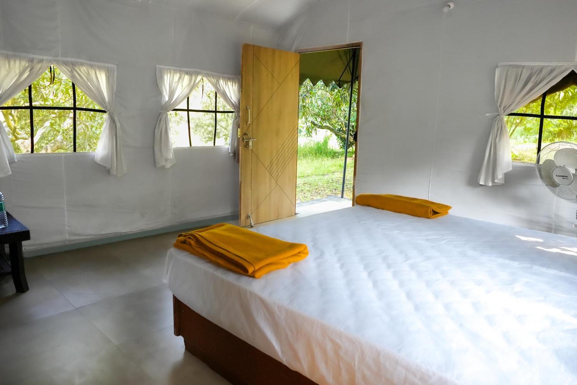 Bana The Wild Waters Hotel Muduvādi Екстериор снимка